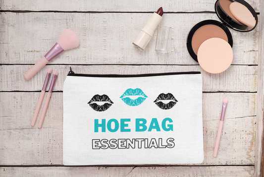 Hoe Bag Essentials // Makeup Bag